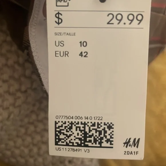 Women’s H&M size 10 brown plaid ankle length pants with pockets and stretch. - Picture 7 of 7